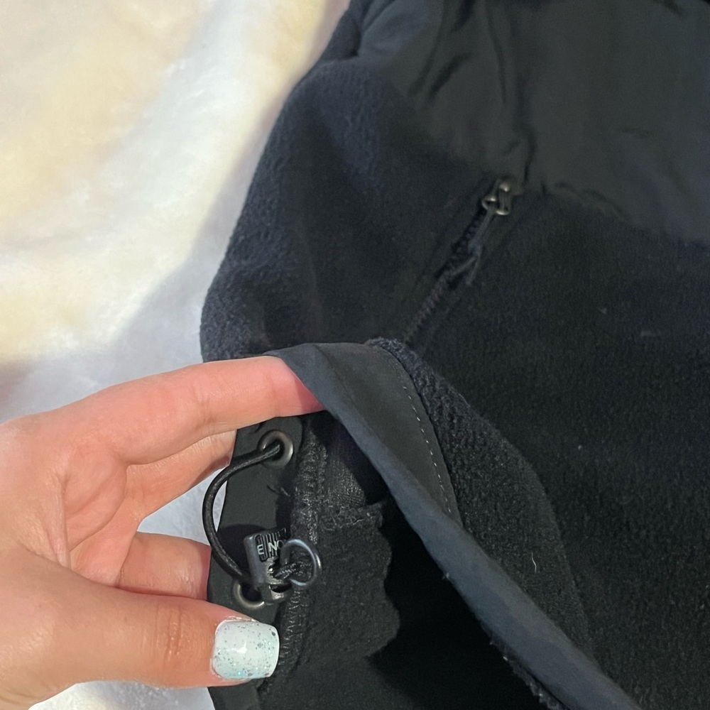 The North Face Men’s Black Denali Jacket - Picture 9 of 11